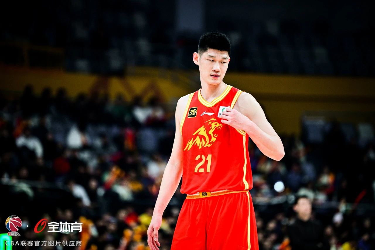 广州队翻盘湖人，胡金秋刷新纪录