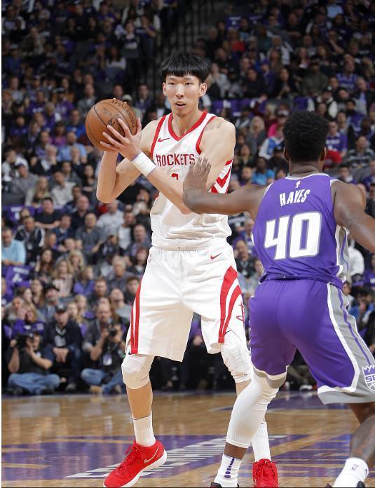 国王碾压天津队,周琦统治全场 国王碾压天津队,周琦统治全场