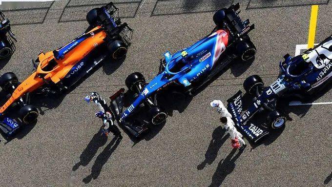 阿斯顿马丁力克红牛二队，塞恩斯点燃赛场