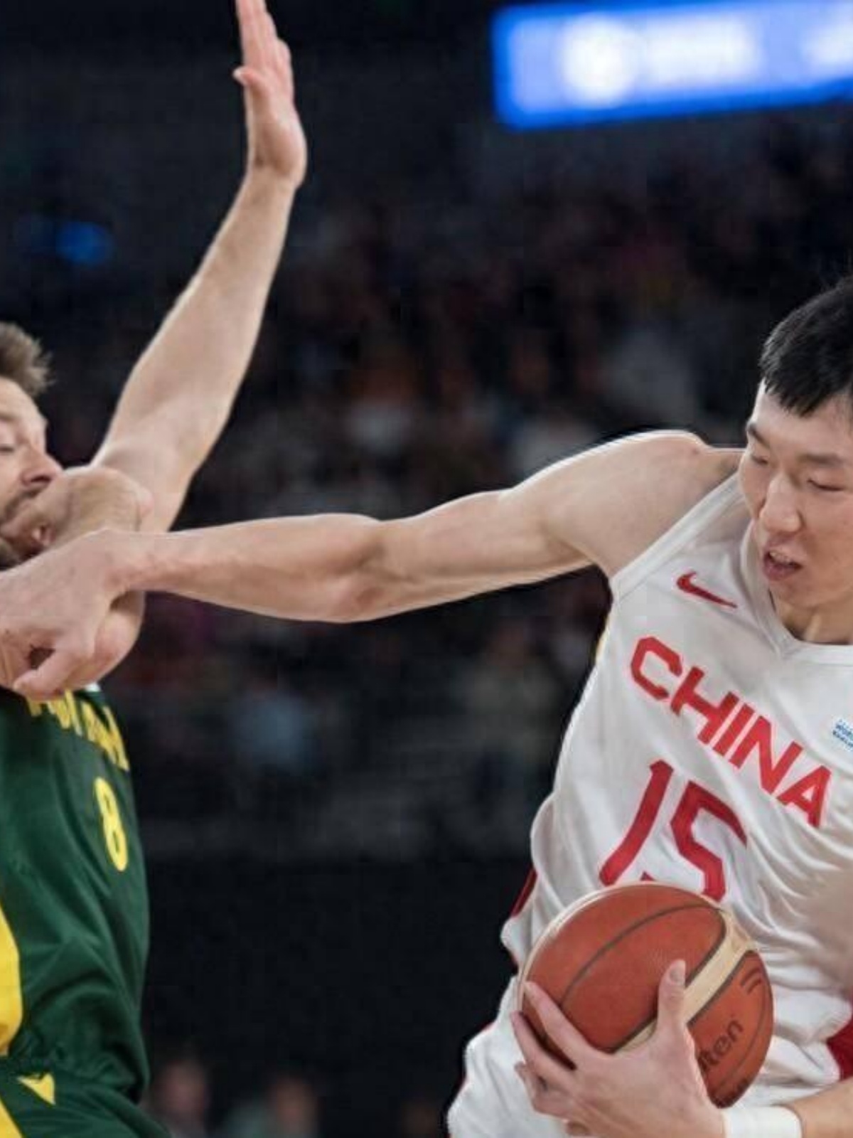 福建队鏖战深圳队，周琦关键制胜