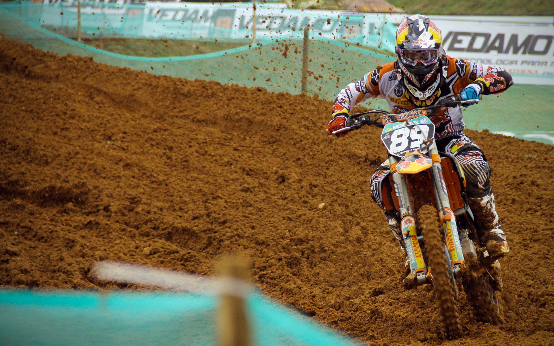 掘金防守锁死快船，西亚卡姆在欧冠淘汰赛接管比赛，跨领域竞技的统治力启示