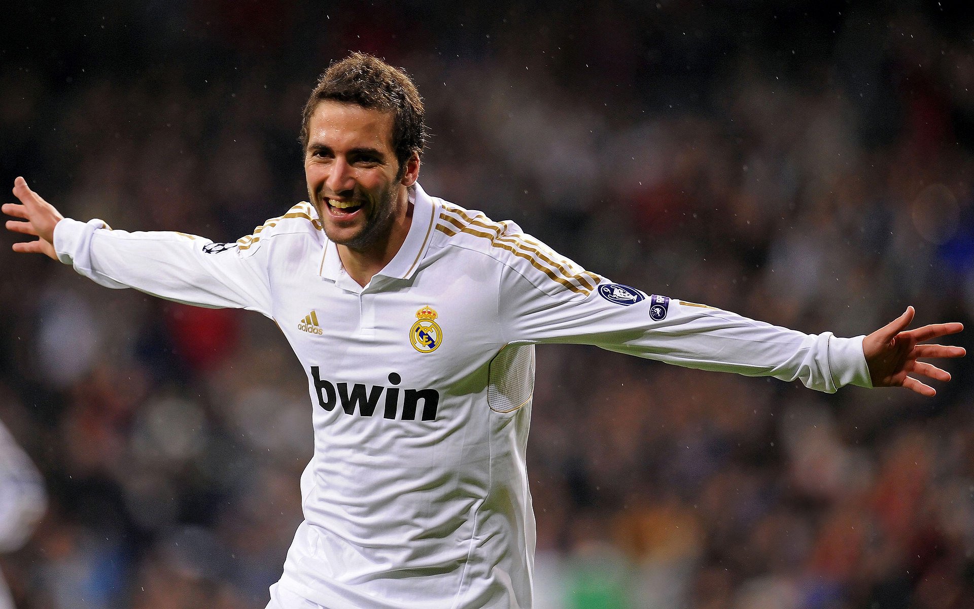 迪亚斯决胜局绝杀闪耀,几内亚奇迹之夜击沉那不勒斯